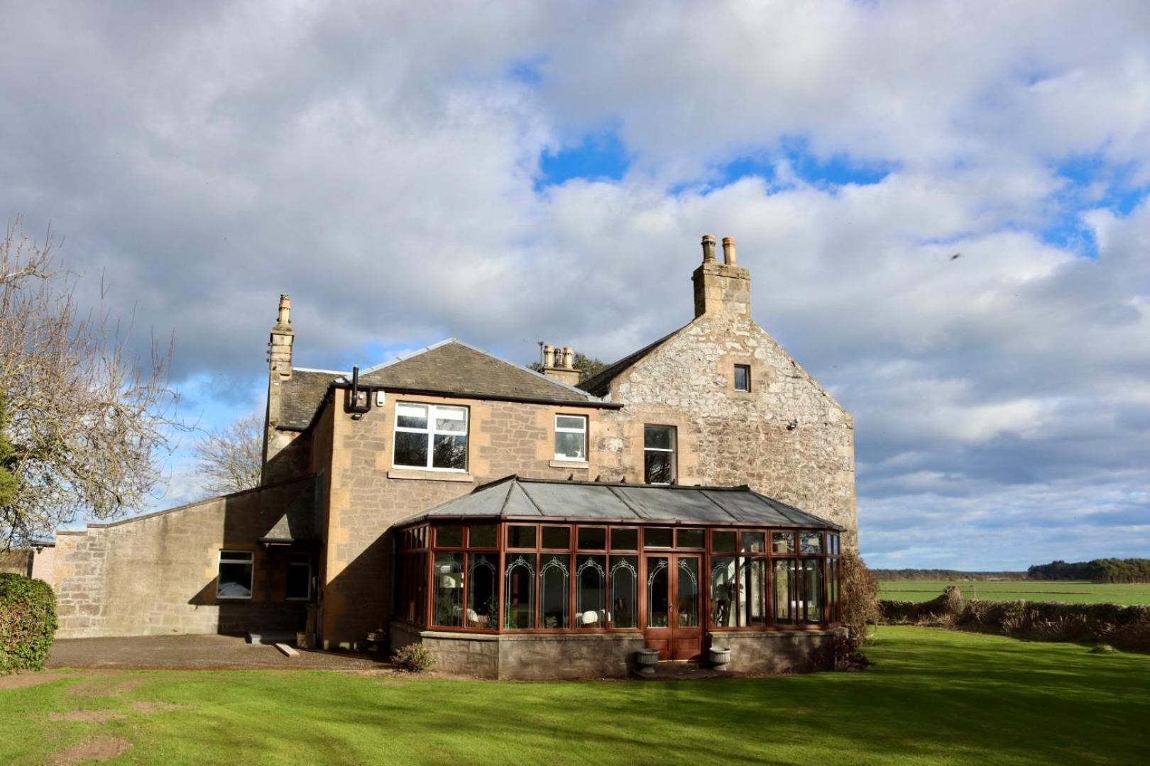 Leuchars Vicarsford Farmhouse With Hot Tub מראה חיצוני תמונה
