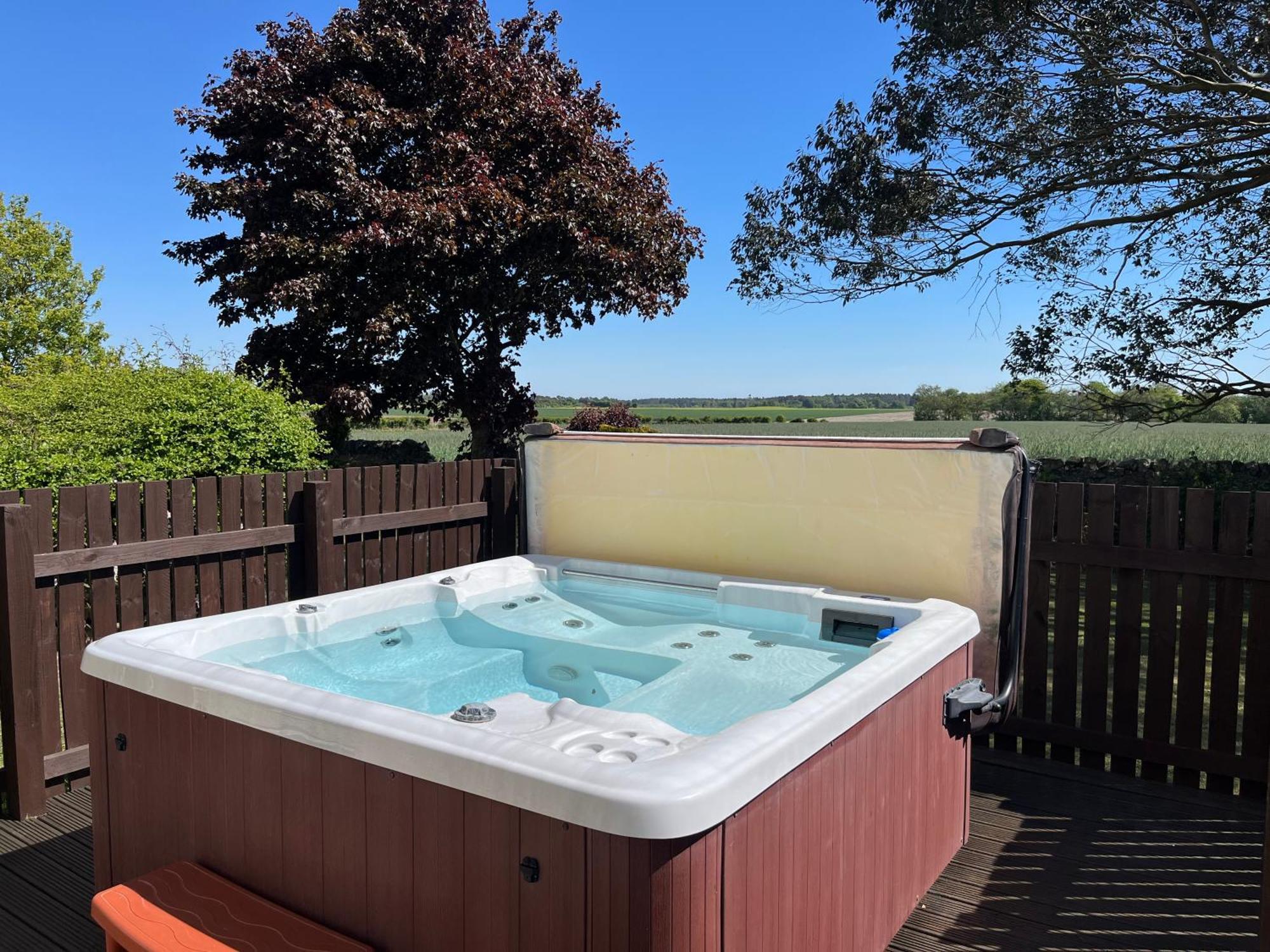 Leuchars Vicarsford Farmhouse With Hot Tub מראה חיצוני תמונה